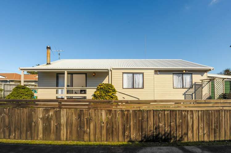 2/83 Glendale Road Glen Eden_16