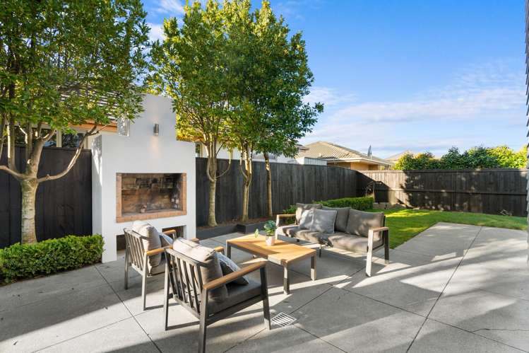 16 Riverbank Road Northwood_21