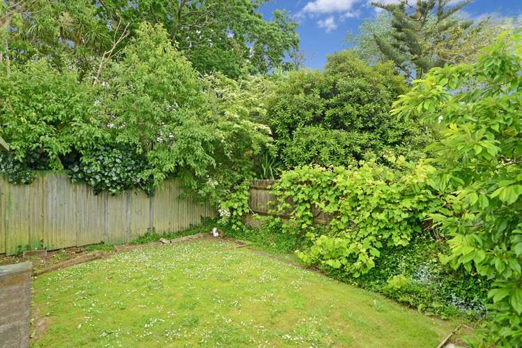 6 Fairclough Road Beach Haven_13