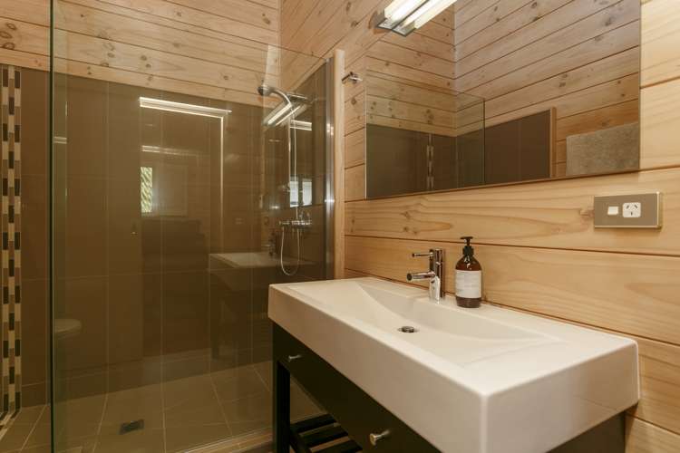 152 State Highway One Waitahanui_11