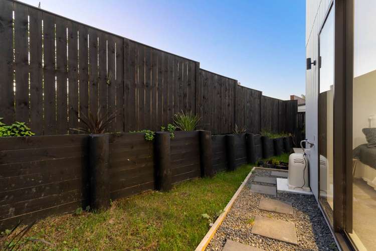 10-12 White Heron Drive Massey_75