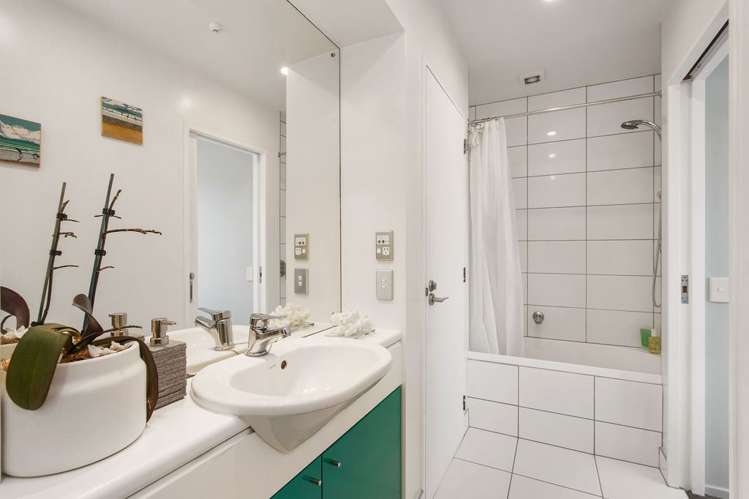 8/46 Esplanade Sumner_13