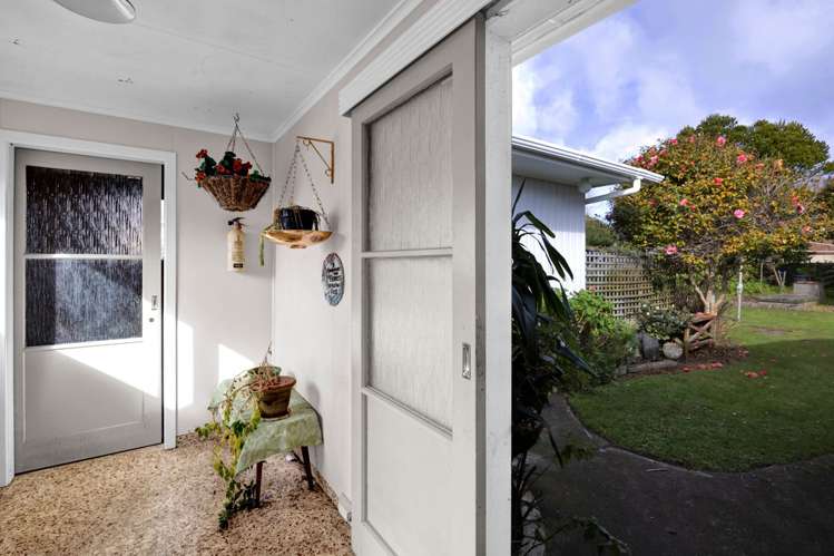 84 Domett Street Opunake_24