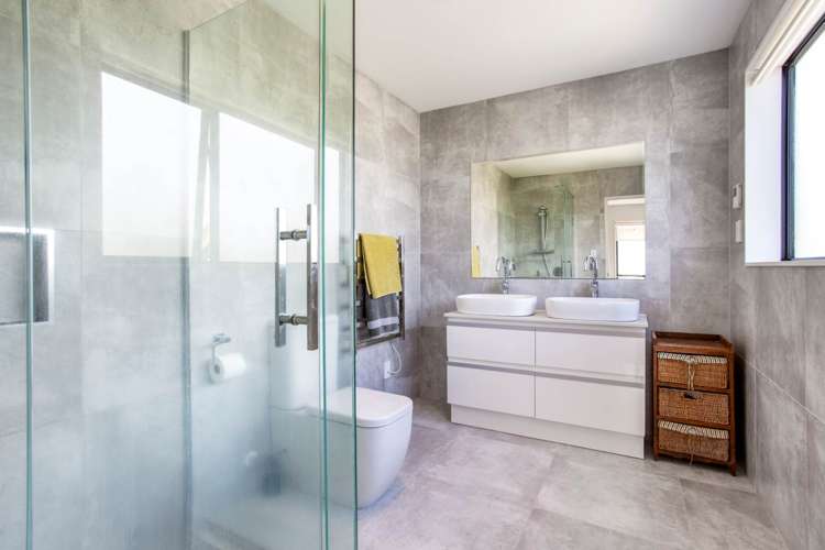 18 Hangar Lane Whenuapai_18