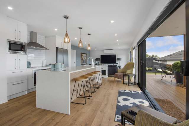 Chic architectural living