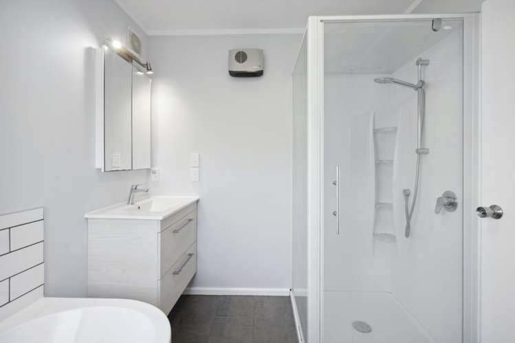 4/86 Donald Street Karori_11