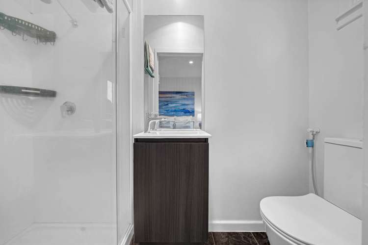 4029 Great North Road Glen Eden_12