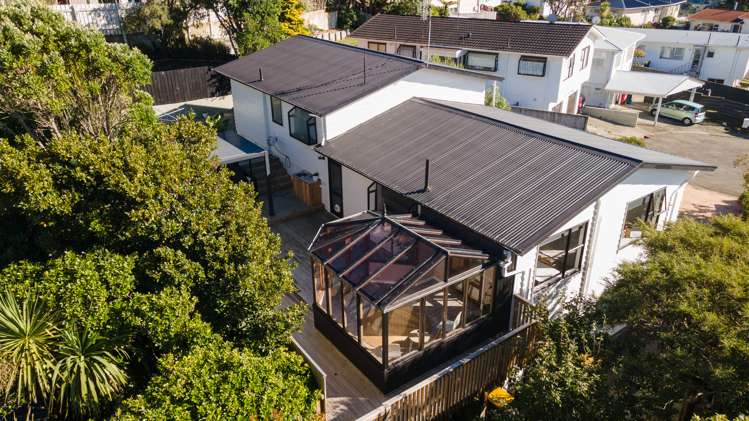 8 Hillview Crescent Paparangi_23