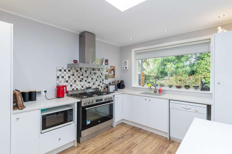 44 Holdsworth Avenue Trentham_3