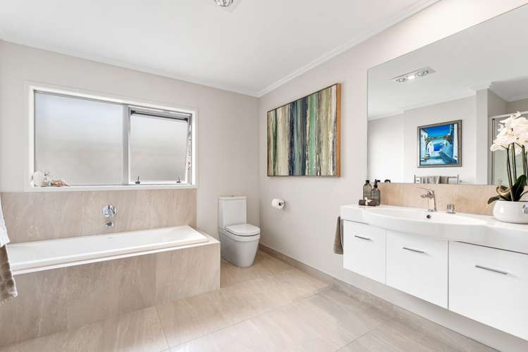 7 Laurie Street Red Beach_19