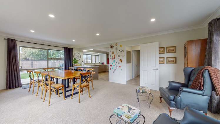 165 The Oaks Drive Leamington_7