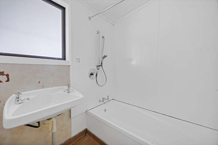 120 Broadway Waitara_11