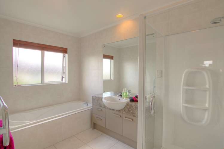 72 Pine Harbour Parade Beachlands_18