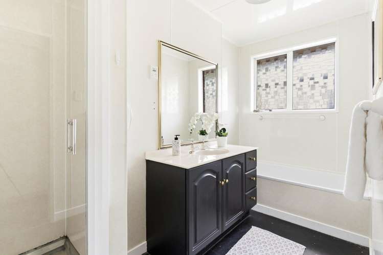 42 Cliffs Road St Clair_17