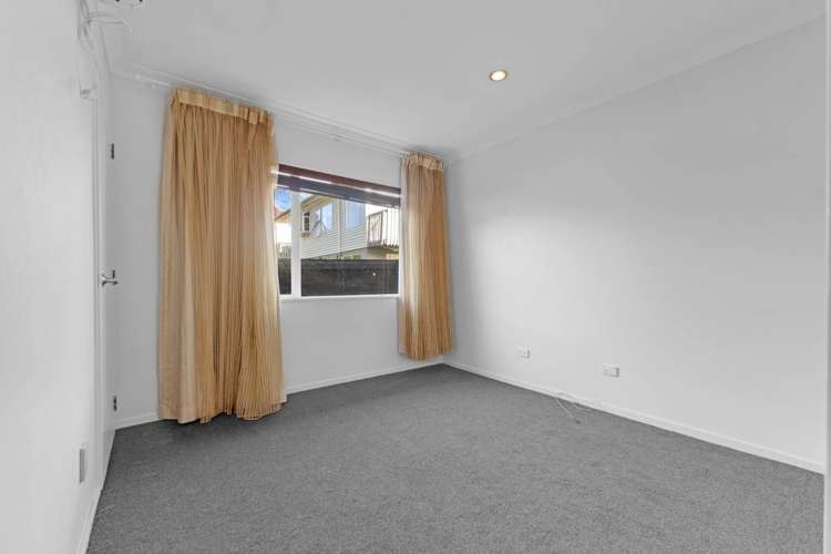 2/4 Fairlea Road Te Atatu South_8