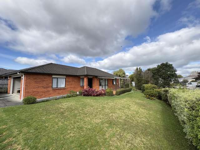 14 Roderick Place 11614_1