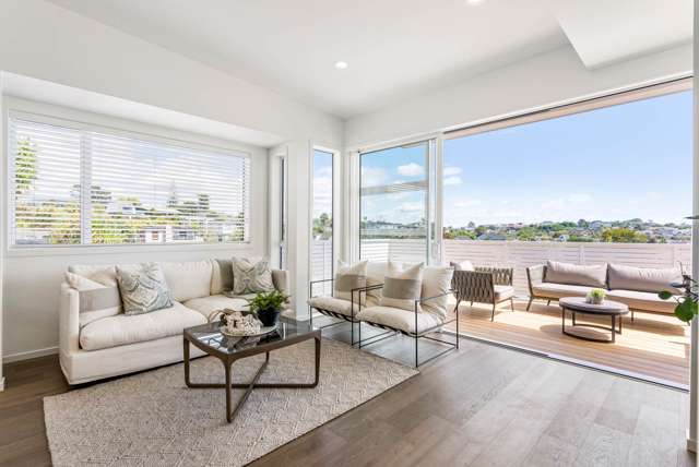 Seaside Sophistication in Mairangi Bay
