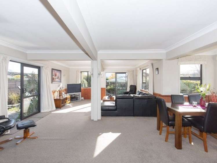 7 Bernard Road Albert Town_4