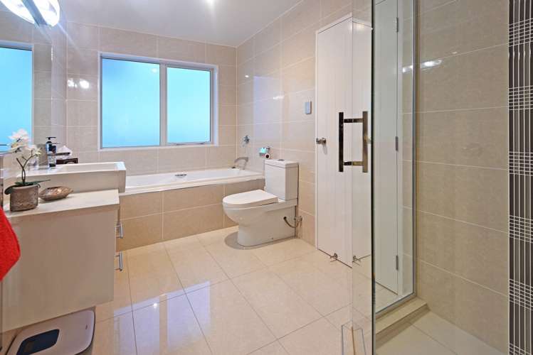 13 Fairhill Place Flat Bush_14