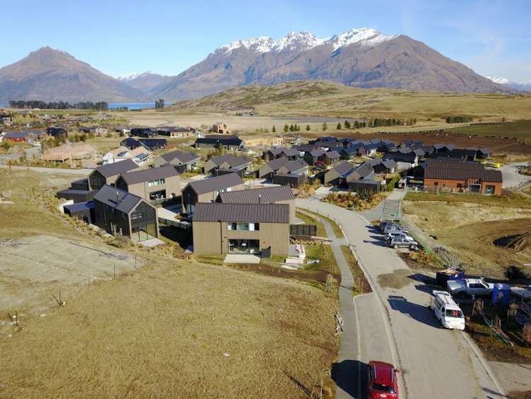 23 Falconer Rise Jacks Point_0