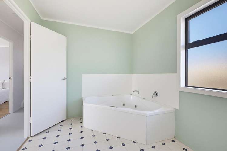 128 Pikarere Street Titahi Bay_17