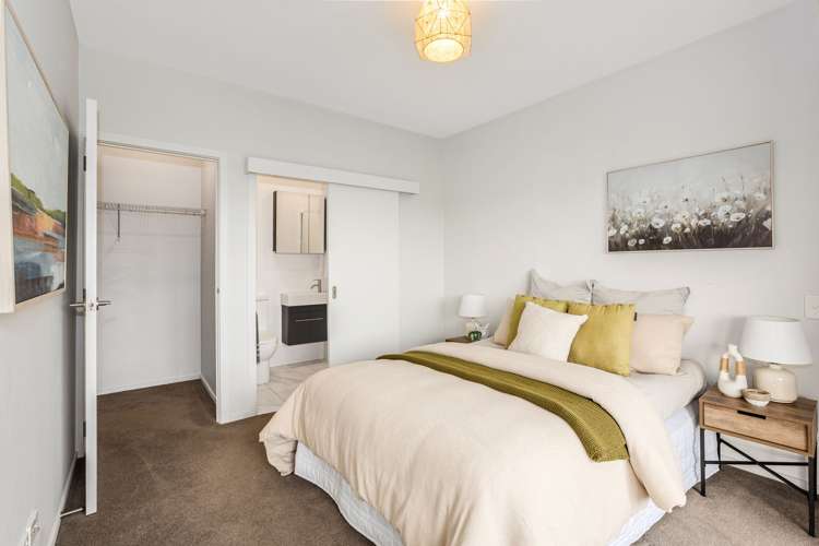30 Red Beech Avenue Woodridge_14