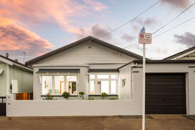 SUNNY, STYLISH & LANDSCAPED