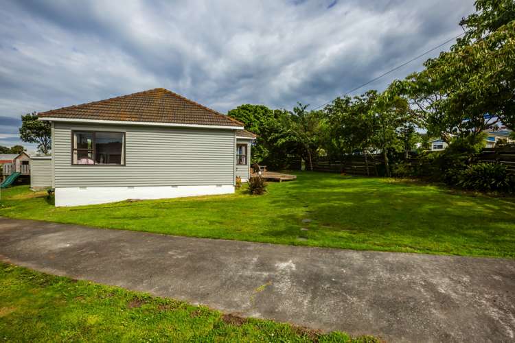 1 Bay Drive Titahi Bay_14