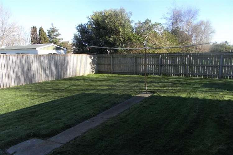 42 Devon Crescent Bulls_2