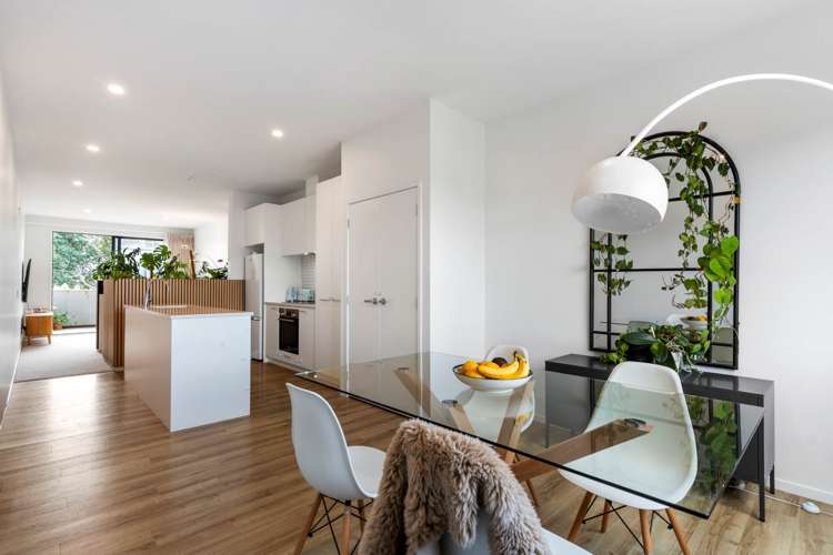 8/2 Tahuhu Road Mt Wellington_1