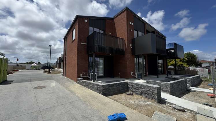 10-12 Humphreys Place_1