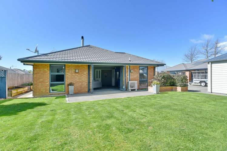 11 James Drive Woodend_17