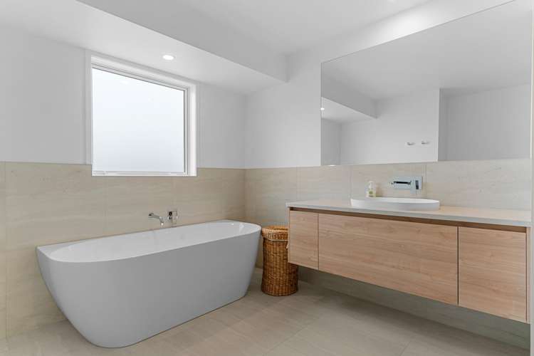 24 Waterman Drive Langs Beach_17