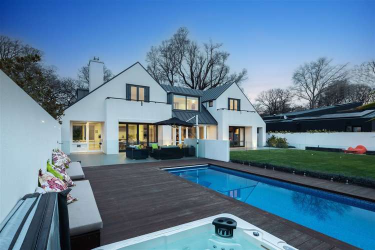 3 Helmores Lane Merivale_42