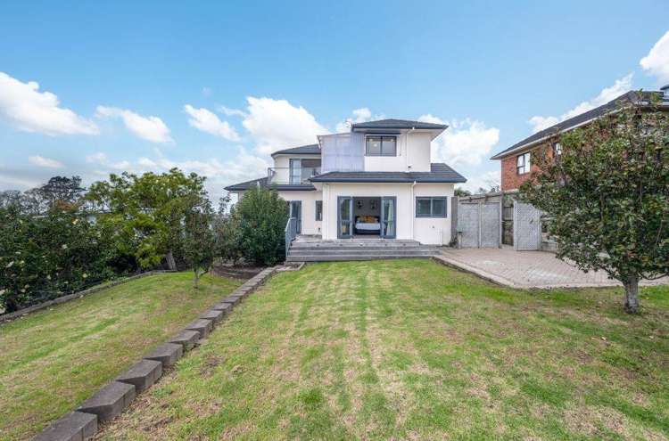 10 Beach Road Mellons Bay_18