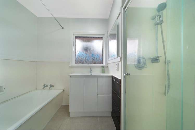 41 Royal Road Massey_30