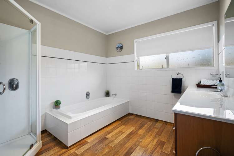 23 Whiteacres Drive Sunnyhills_11