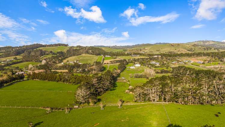 276 Taiapa Road Muriwai_26