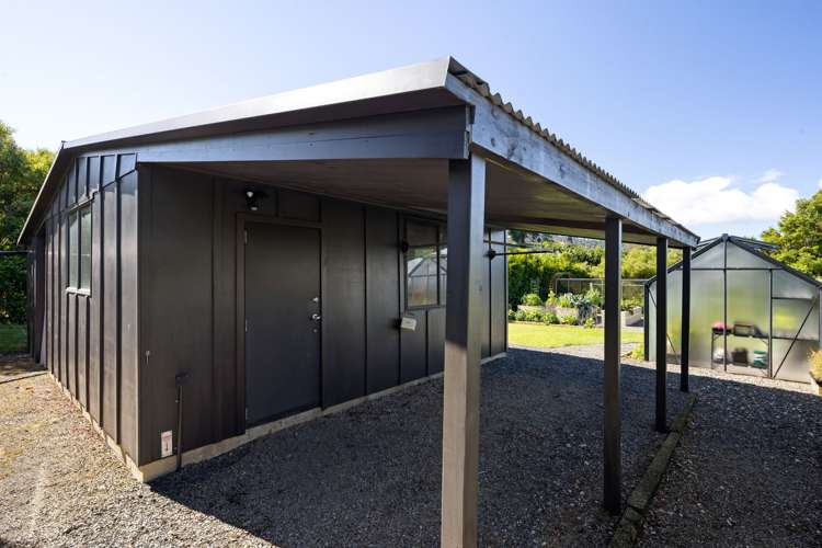 8 Tiwarawara Lane Puketotara_40