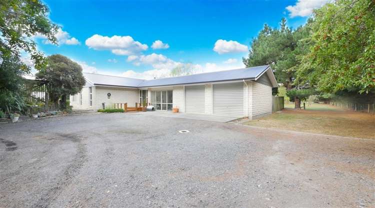 22 Guys Road Yaldhurst_17