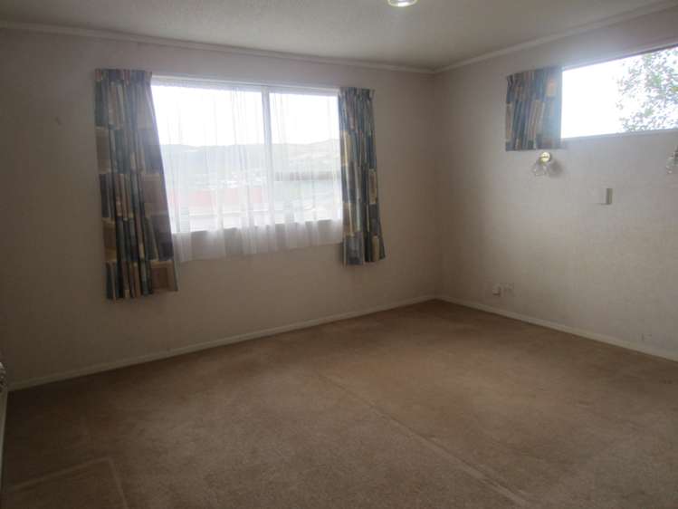 66 Fyvie Avenue Tawa_4