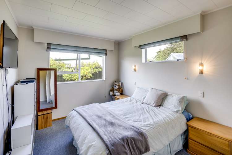 911 Ebbett Street Raureka_9