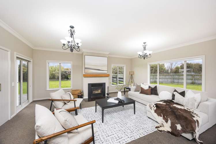 75 Reid Line West Feilding_9