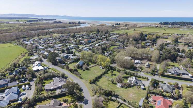 84 Queens Avenue Waikuku Beach_4