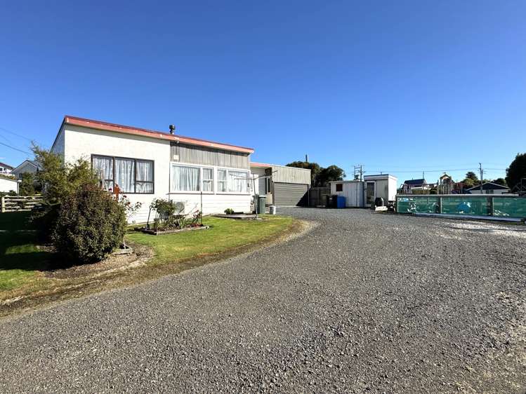 8 Kowhai Street Kaka Point_18