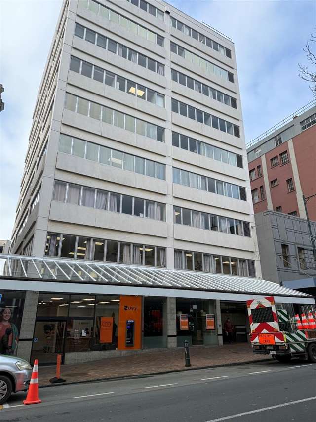 Retail or Office off the Octogan