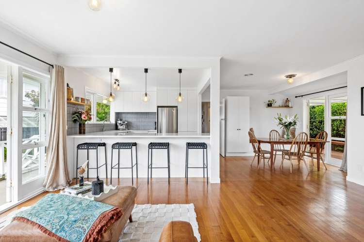 85 Tiroroa Avenue Te Atatu South_6