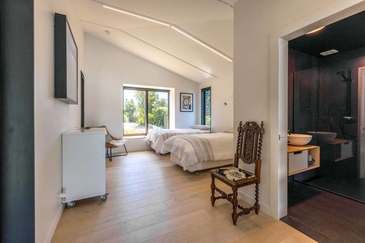 70 Queens Drive Oneroa_12