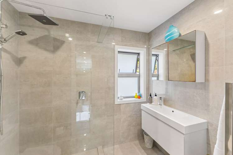 455A Beach Road Murrays Bay_14