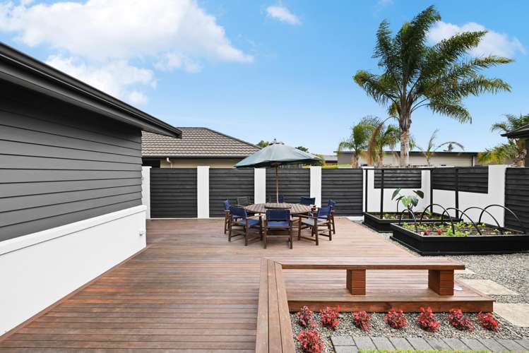 87 Huntington Drive Huntington_23